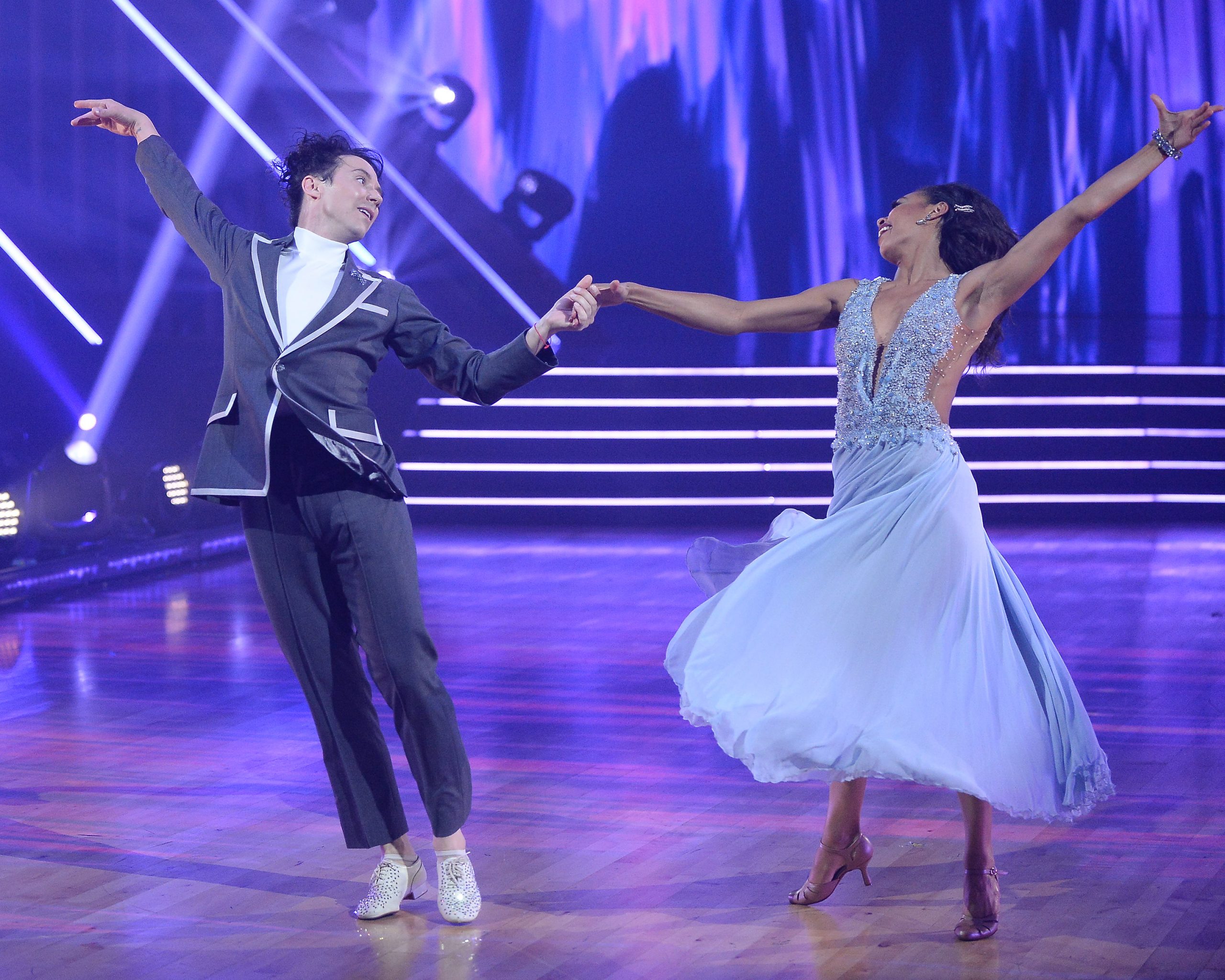 Monday Ratings ABC's 'Dancing With the Stars' Ties NBC's 'The Voice